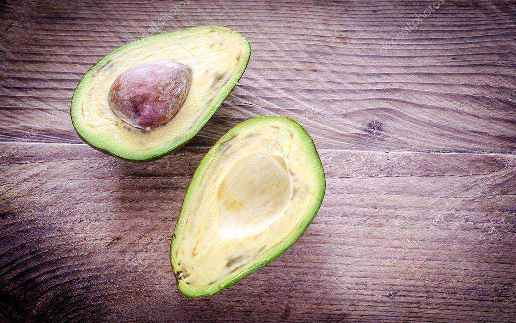 Как понять, что авокадо испортилось: какие есть признаки, что плод нельзя есть