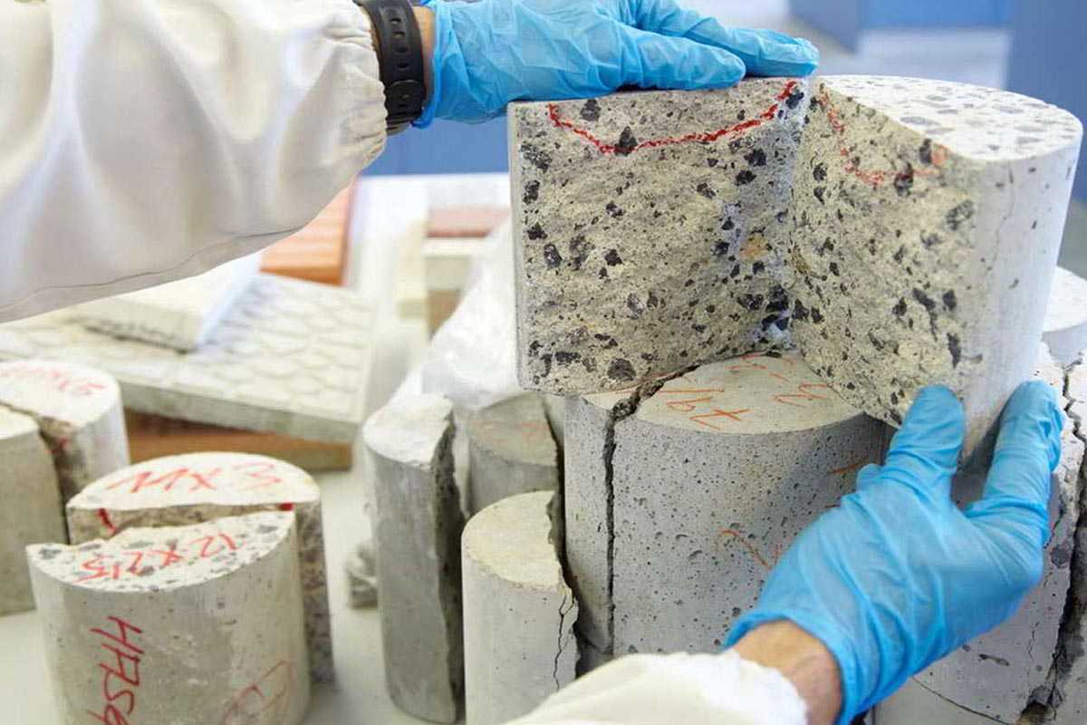 Испытание образцов (кубиков) бетона на прочность, лабораторные исследования